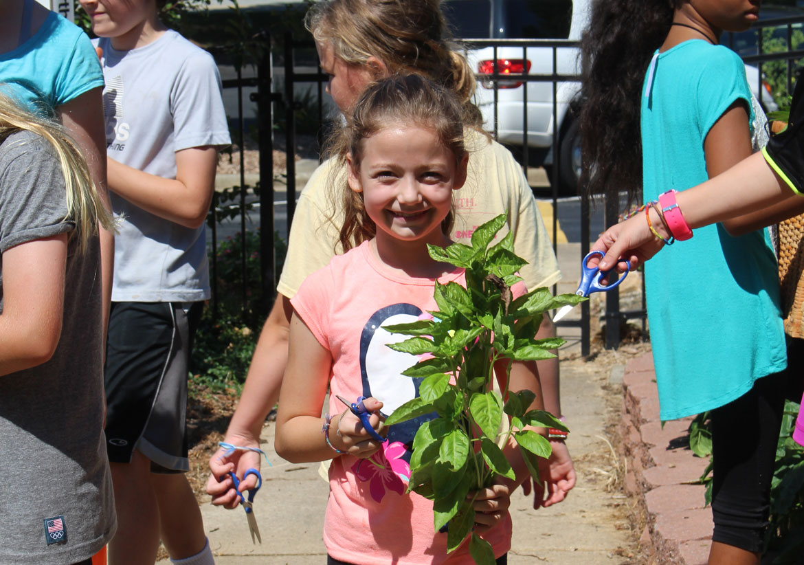 Montessori Market Benefits BackPack Beginnings